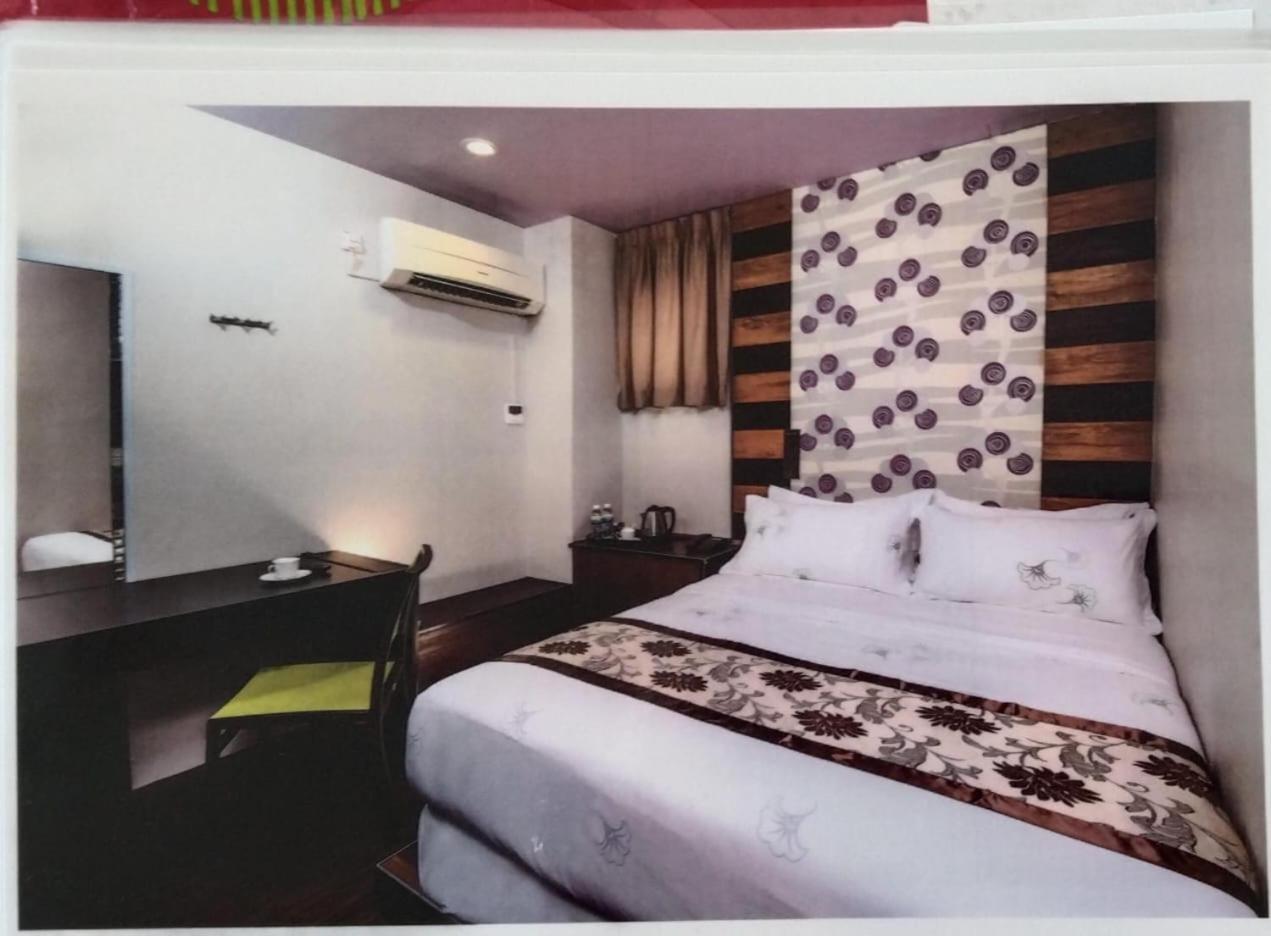Hotel Holmes Johor Jaya Johor Bahru Bagian luar foto